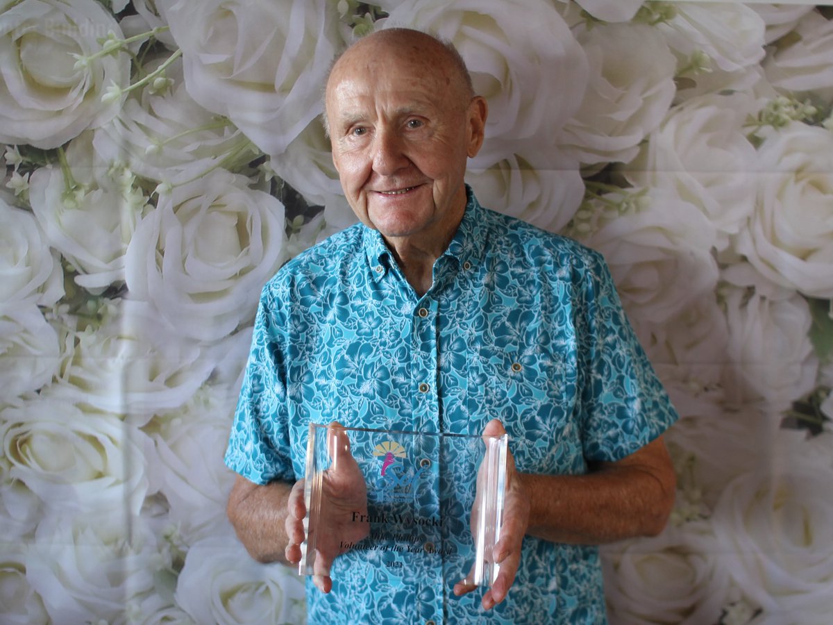 El Sol honored its volunteers on 4/19 during its annual Volunteer Recognition Ceremony. The event theme was, Helping Our Community Bloom. Congratulation to Frank Wysocki who walked away with the Mike Phillips Volunteer of the Year Award! #FriendsofElSol #Volunteers