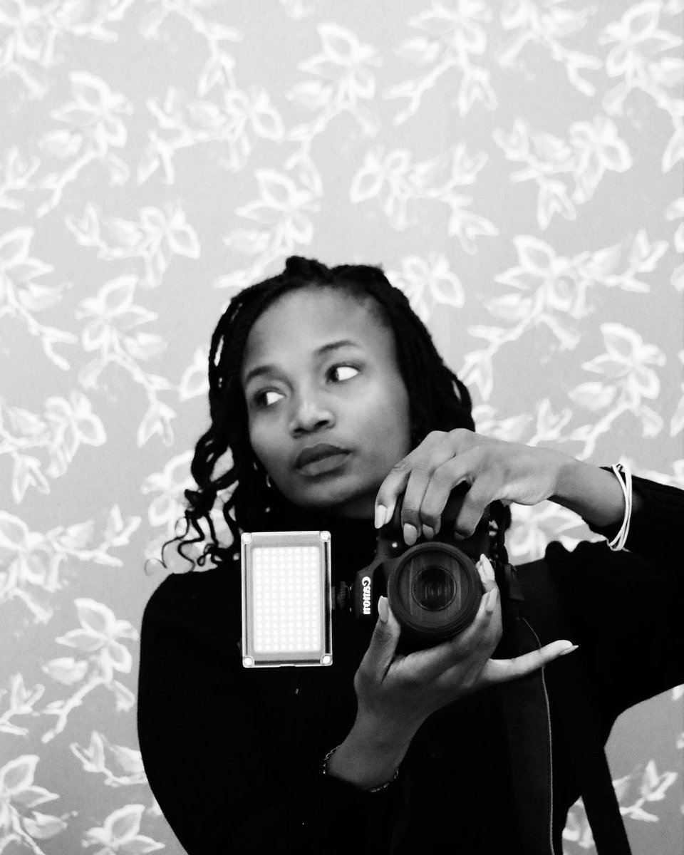 lwanie's tweet photo. Mirror selfies on the job #Thase https://t.co/rKB4Qk8C22