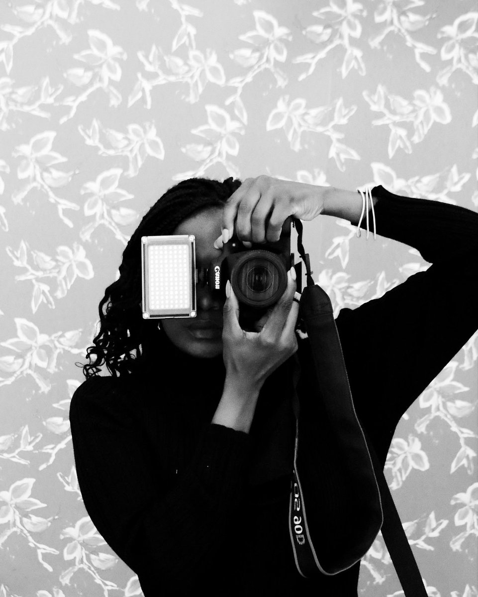 lwanie's tweet photo. Mirror selfies on the job #Thase https://t.co/rKB4Qk8C22