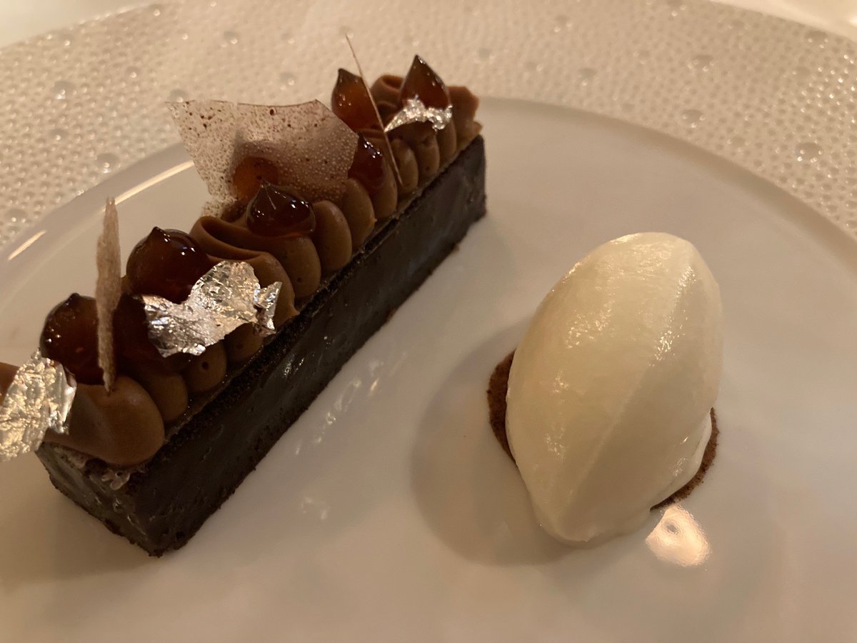 The MICHELIN Guide (@michelinguideuk) on Twitter photo Saving the best till last <a href="/OrmerMayfair/">Ormer Mayfair</a> ā chocolate and tapioca tart
guide.michelin.com/gb/en/greater-⦠Saving the best till last <a href="/OrmerMayfair/">Ormer Mayfair</a> ā chocolate and tapioca tart
guide.michelin.com/gb/en/greater-ā¦