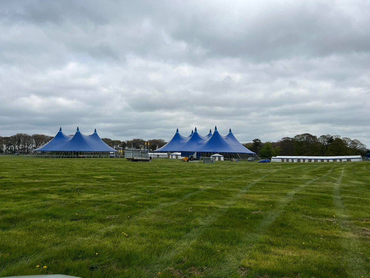 As the third Big Top goes up, it’s all starting to take shape nicely! Can’t wait to see you all in just 4 days! 😍