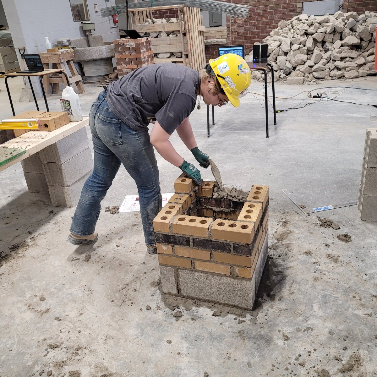 The projects are coming along!! Keep it going!! 
#skillsontario #masonry #YQG <a href="/skillsontario/">Skills Ontario</a> @SPECMIX @GATORBKBOARDS <a href="/QUIKRETE/">QUIKRETE</a> <a href="/SkillsUSA/">SkillsUSA</a>