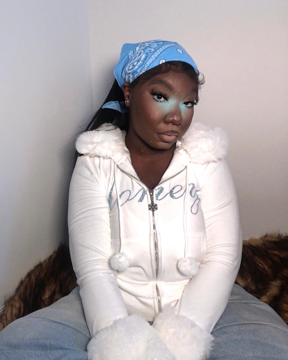 Naezrah's tweet photo. ☆○o get in ! we’re doing colored bright under eyes!☆ https://t.co/jRnhcBRHd2