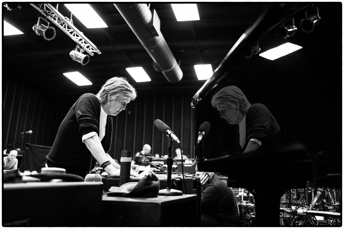 Paul McCartney tweet media