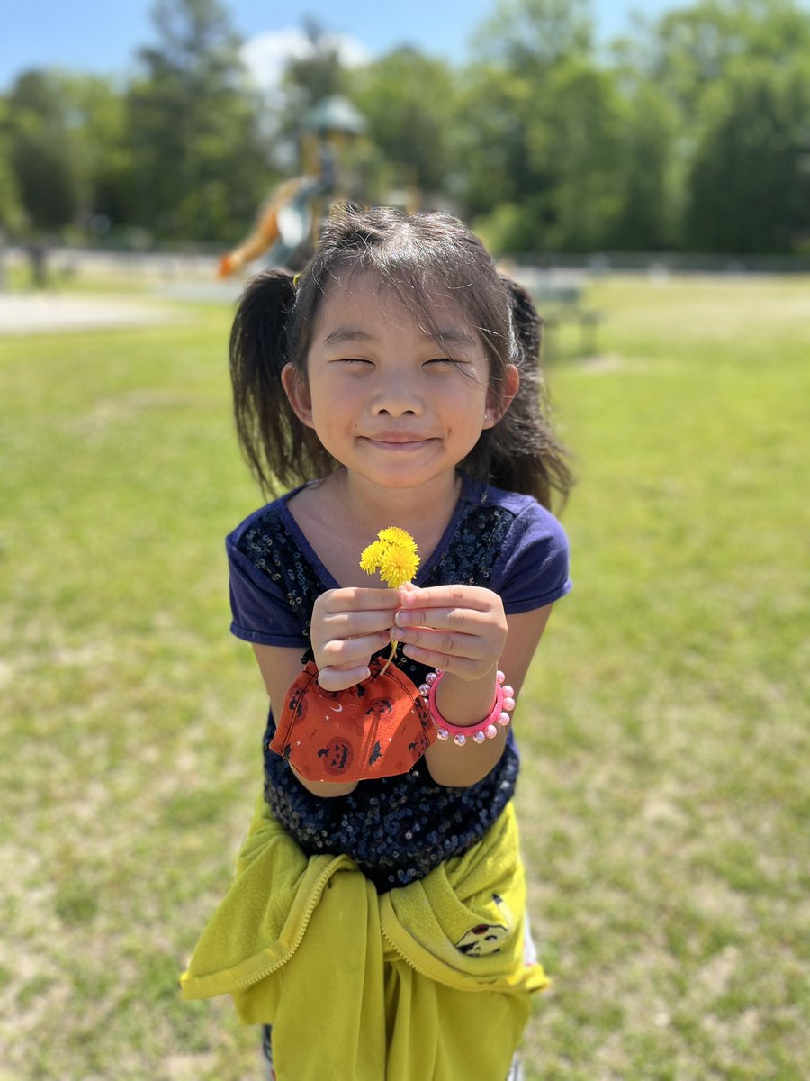 Happy Monday! 🌻

 <a href="/hecorleyelem/">H.E. Corley Elem</a> #HECMontessori #HECleads #Montessori #teach #teacher #education