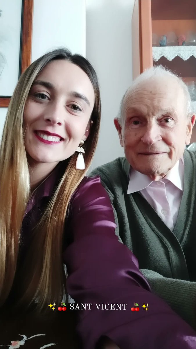 AnddreaCastillo's tweet photo. Sant Vicent, amb el meu Vicent fav 🍒💛 https://t.co/iqaMXwvhla