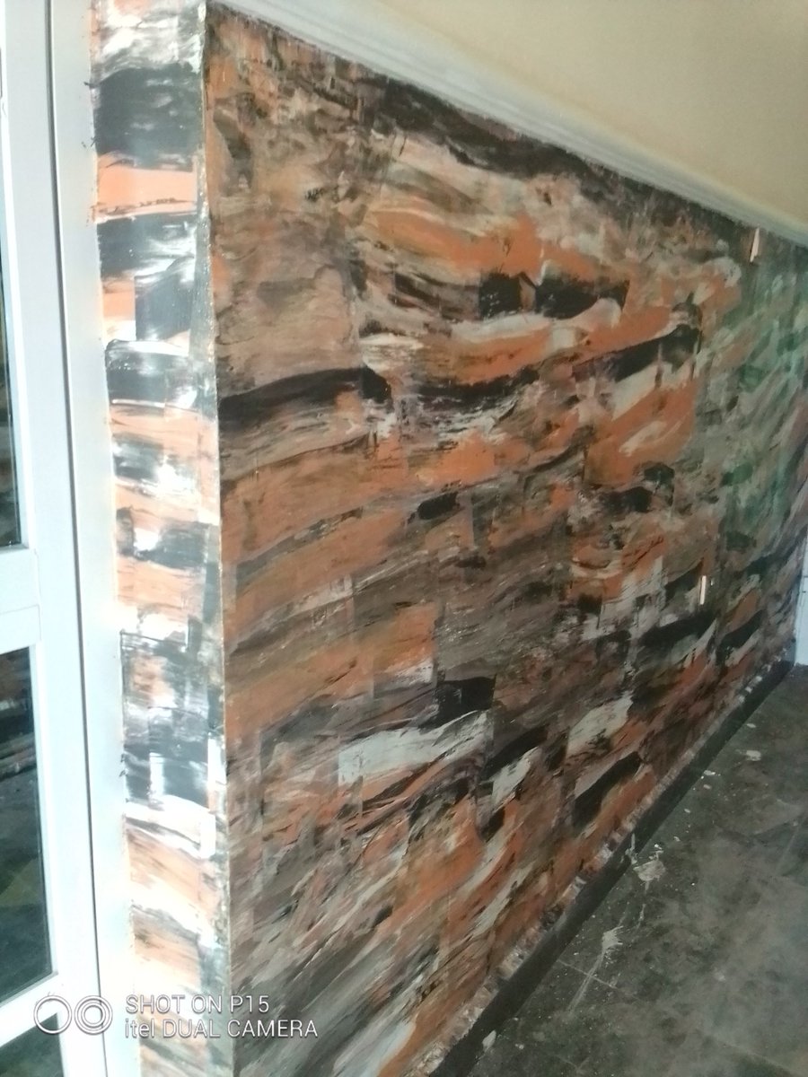 This is Mable effect paint know as glass paint and for those that want to know how to produce all kinds of house paint should give me a call on 08067509221