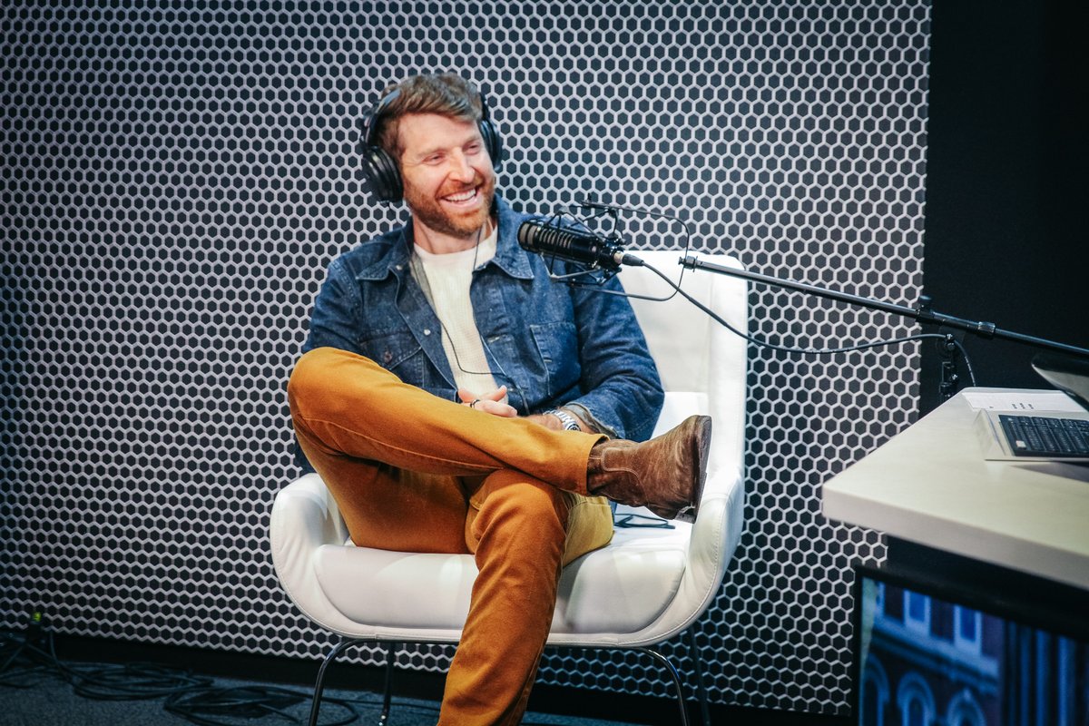 bretteldredge's tweet photo. In case you missed it, Brett stopped by The @bobbybonesshow to chat his newly-announced Songs About You album and more! Watch the full interview here: https://t.co/V0IeFzuXFs https://t.co/Jt2MBFuj18