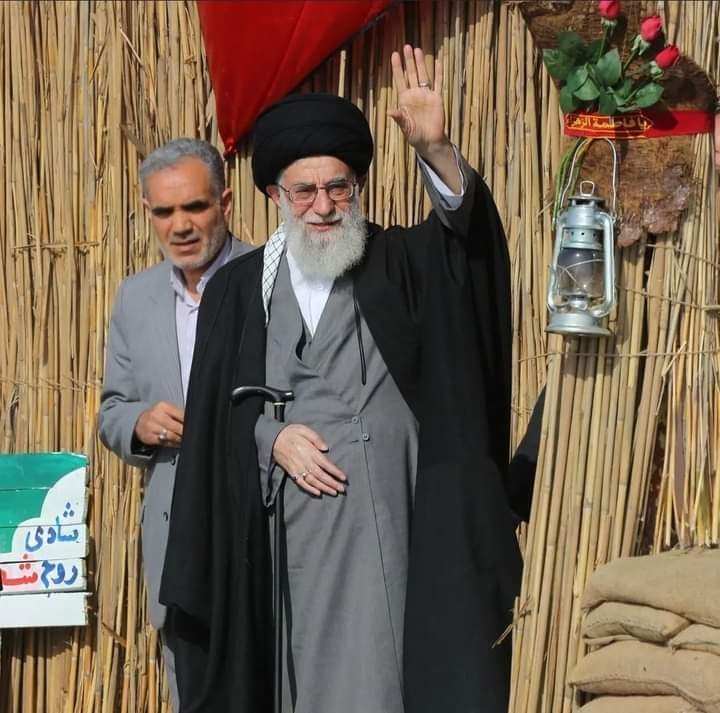 Krbalai_tweets's tweet photo. رسول خدا ( ص) فرماتے ہیں 🥀
عالم کی طرف دیکھنا میرے نزدیک مسجد الحرام کے مستحب اعتکاف سے زیادہ محبوب ہے - 
( بحارالانوار 1 ص 205 ) https://t.co/fydrfJTh9E