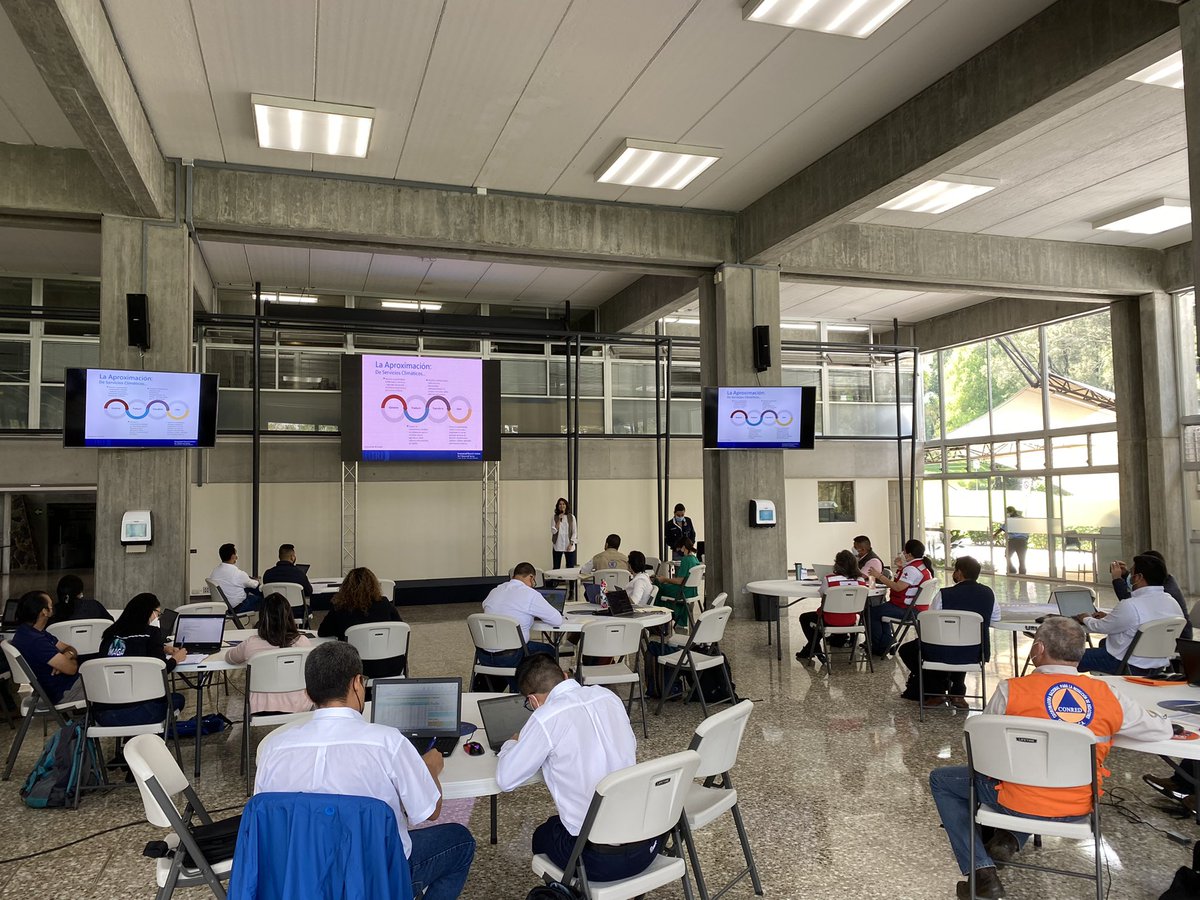 agmunozs's tweet photo. Nuestra @carmenglezr de @climatesociety @columbiaclimate presenta ahora un logro clave de @Columbia #ACToday: un ecosistema de múltiples servicios climáticos para Guatemala https://t.co/wVttlZGAl7
