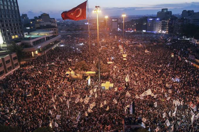 fevrisosyologg's tweet photo. Hepimiz oradaydık! #GeziyiSavunuyoruz https://t.co/PDdb33XzrS