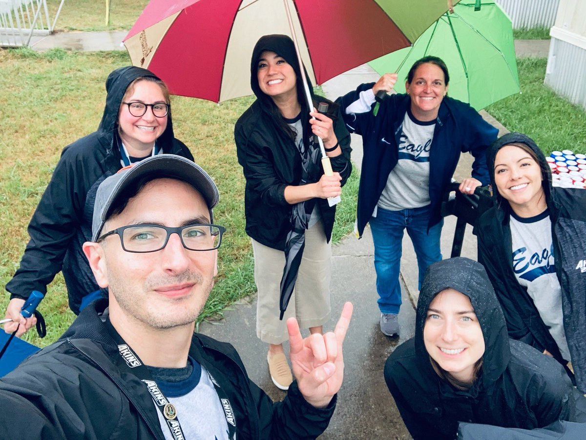 Rain or shine, it’s Fizzy Monday time! ACs are out bringing some cold bevs + snacks to our amazing <a href="/AkinsAISD/">Akins Early College High School</a> teachers! <a href="/akinsablle/">@AKINSABLLE</a> <a href="/AkinsAHA/">AkinsAHA</a> <a href="/akinsechs/">AkinsECHS_Academy</a> <a href="/GreenTechAkins/">Akins Green Tech Academy</a> <a href="/AkinsSTEM/">Akins STEM Academy</a> <a href="/AkinsSSA/">AkinsSocialServices</a>