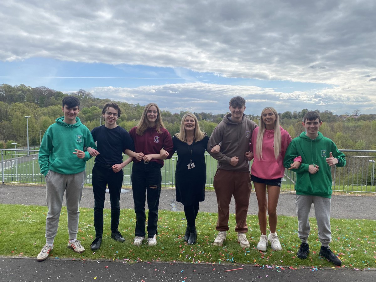 HayleyMcmaihin's tweet photo. Everyone had a wonderful time at our S6 Leavers Day. Our S6 pupils are always a pleasure to be around. Special thanks to Mrs McNaught for the amazing cakes! https://t.co/tDFNzWQAtl