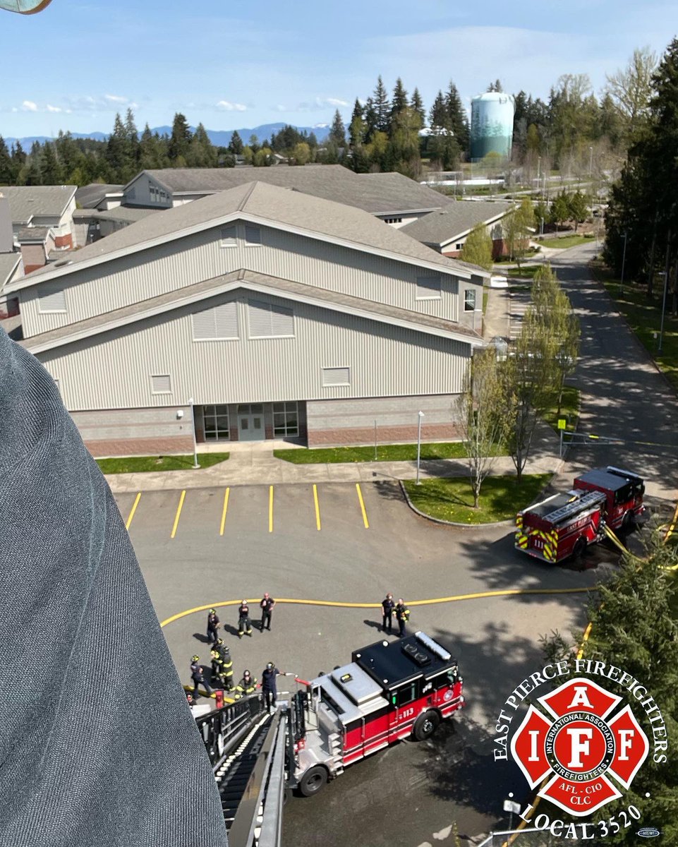 EastPierceFFs's tweet photo. Anyone have a fear of heights? Here’s a look at our view from 107’ in the air! Don’t look down 😅
#IAFF #LadderTraining #BonneyLake https://t.co/msMKkEJ8ZJ