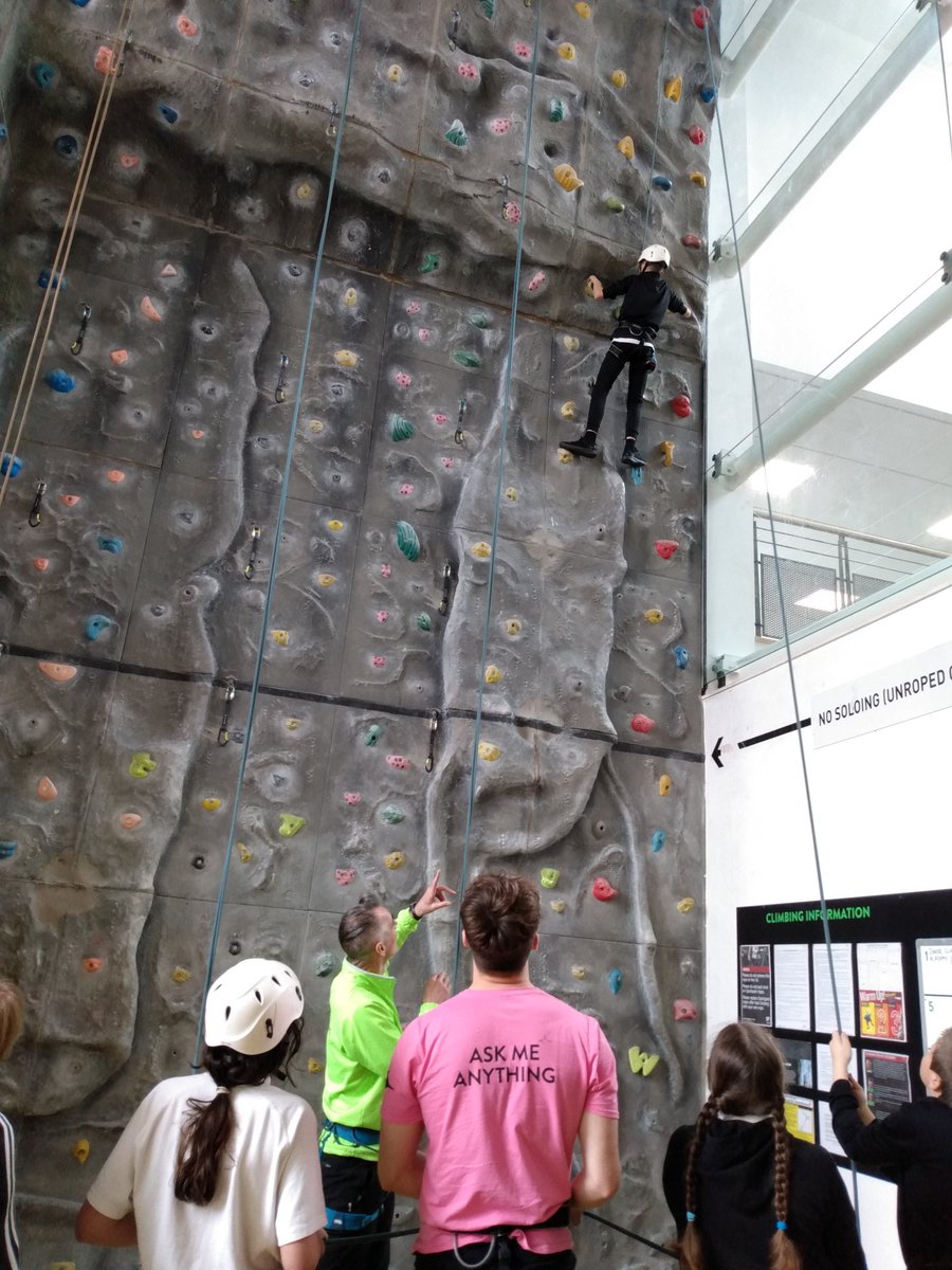 Careers @ Lynn Grove Academy tweet media