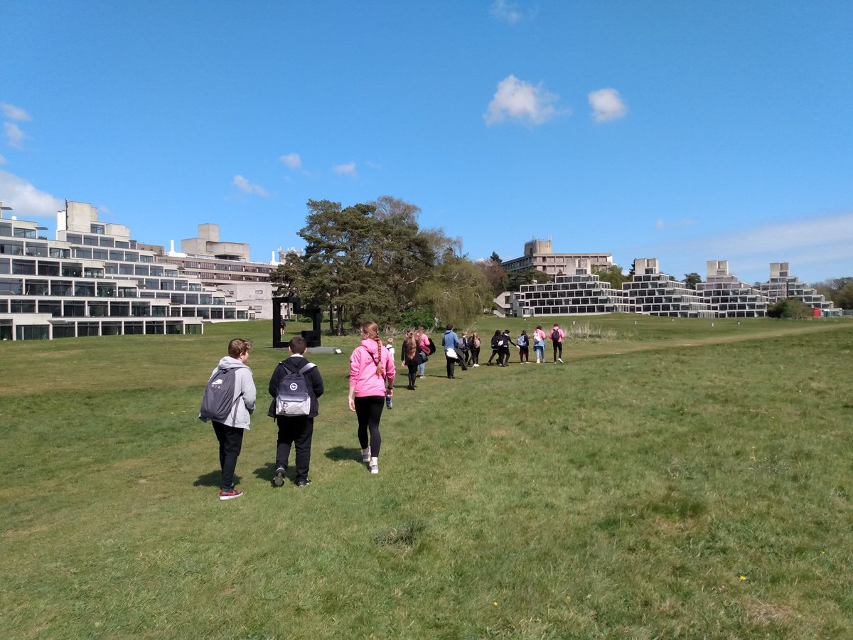 Careers @ Lynn Grove Academy tweet media