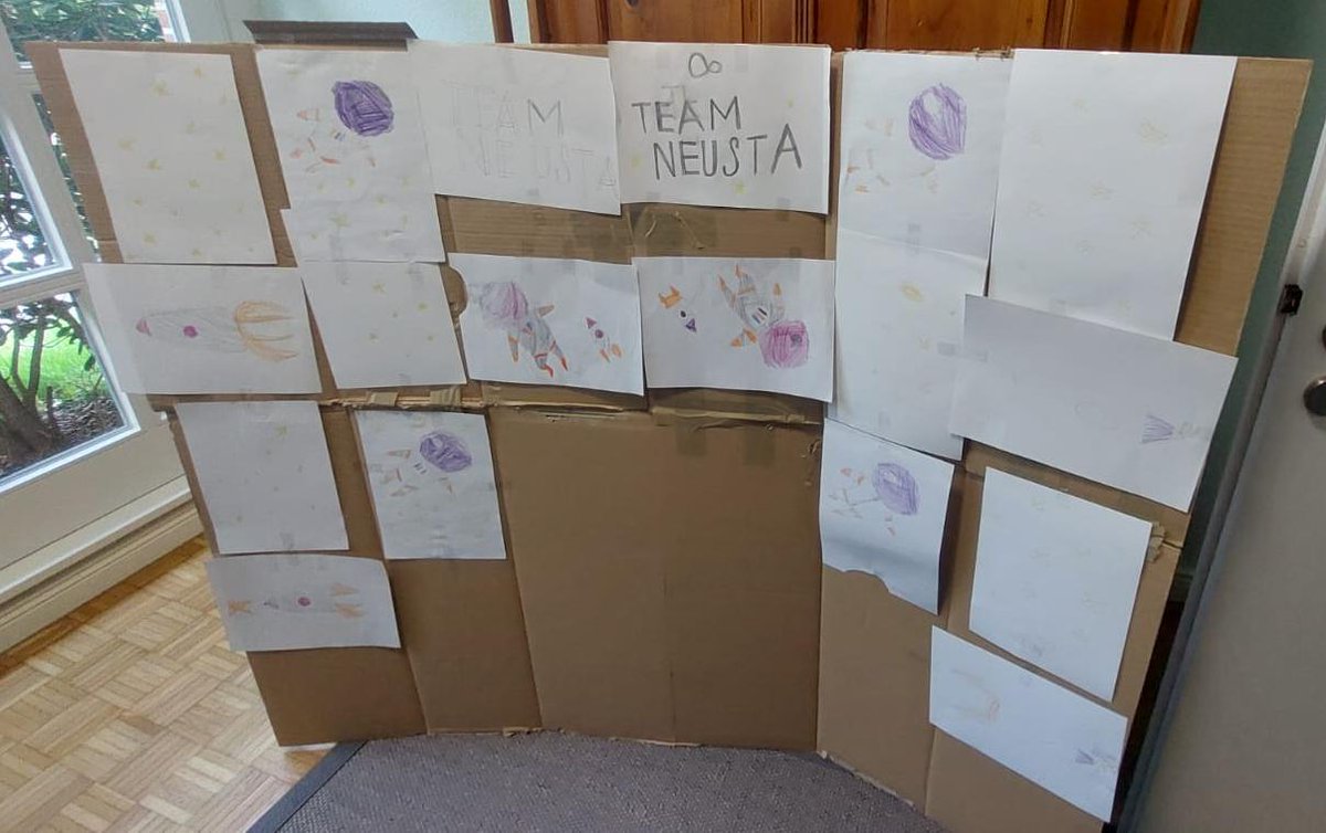 Habe heute zum Geburtstag von meinem kleinen Superhelden einen #Pimcore Greenscreen geschenkt gekriegt. Mehr Freude geht nicht...