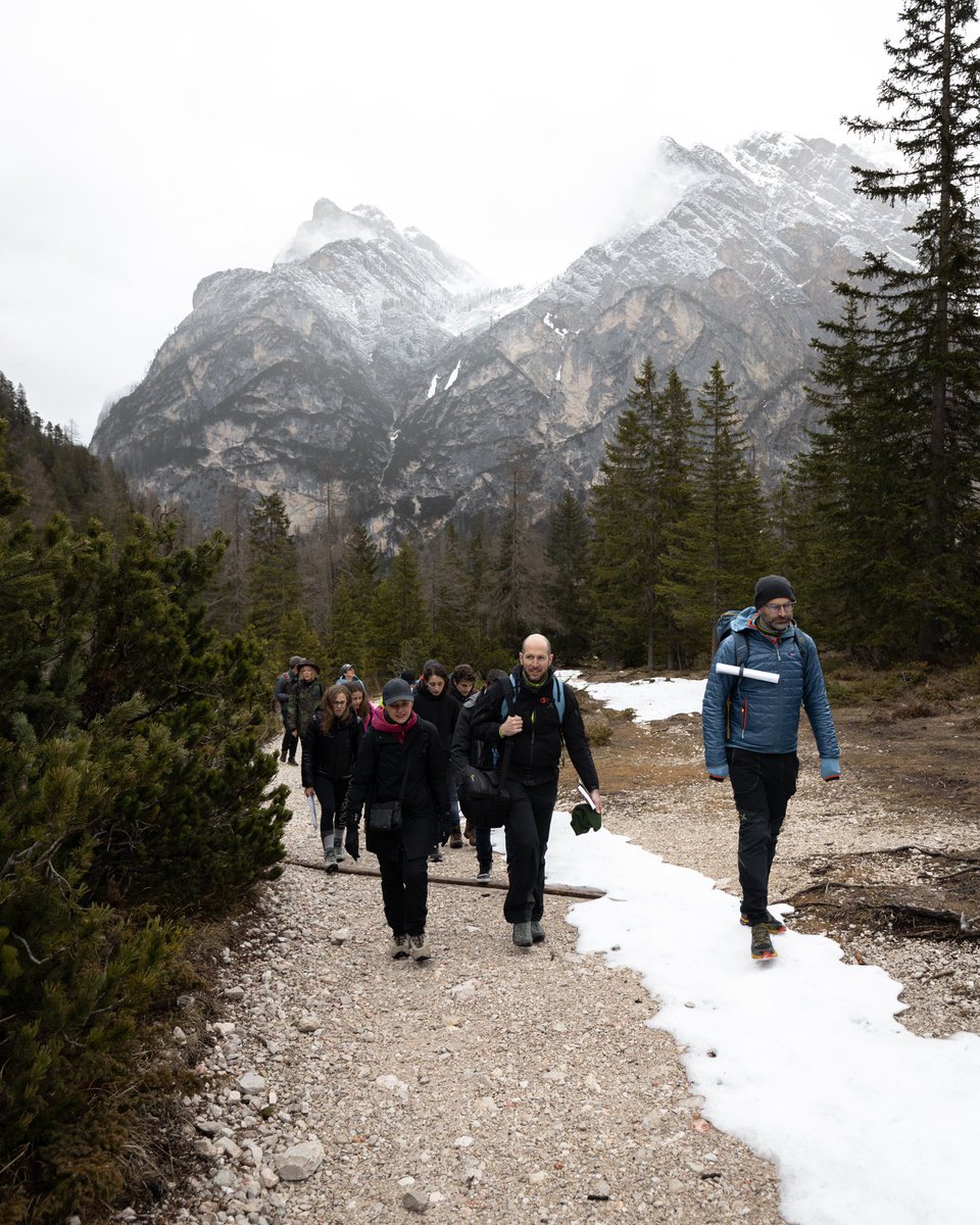 silenzinquota's tweet photo. Grazie a tutti i partecipanti alla soundwalk di ieri! Ci vediamo domenica 1 maggio in Val Venegia, vi aspettiamo! Per info e iscrizioni link in bio
.
.
.
.
#silenzinquota #soundwalk #sounddesign #euracresearch #museomuse #montura #monturapeople #monturamovement https://t.co/s6DCVzDhCL