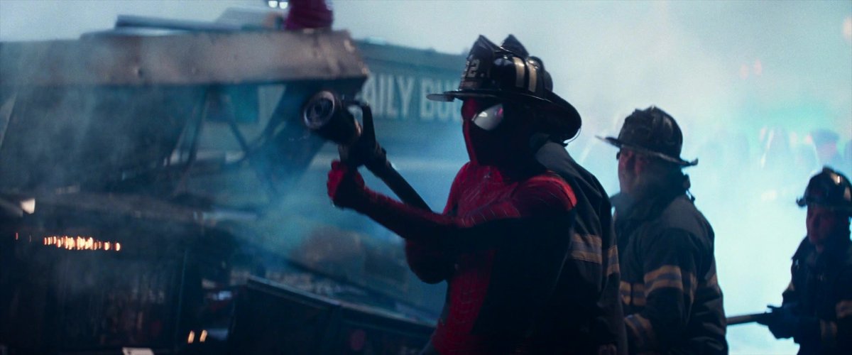 itheawesomeidk's tweet image. If I had a nickel every time Peter Parker helped spray a firehose I would have two nickels. Which isn't a lot but it's weird that it happened twice.
#TASM2 #Pleasantville