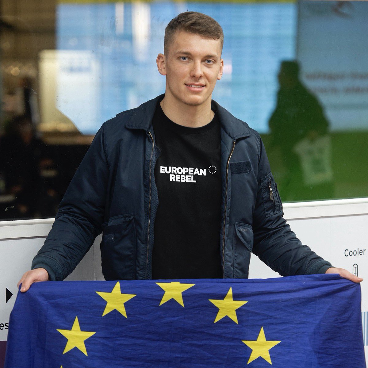 EuropeanByChoic's tweet photo. LETโS GO TO THE PUB and enjoy some guilt-free schadenfreude ๐ช๐บ They did it. Yesterday, France ๐ซ๐ท and Slovenia ๐ธ๐ฎ voted for pro-EU leaders. We can all breathe a sigh of relief. ๐
โจ๐ช๐บ๐
#europeanbychoice
#ispeakeuropean
#eu
#europeanunion
#iameuropean
#strongertogether https://t.co/znHWRYGiDe