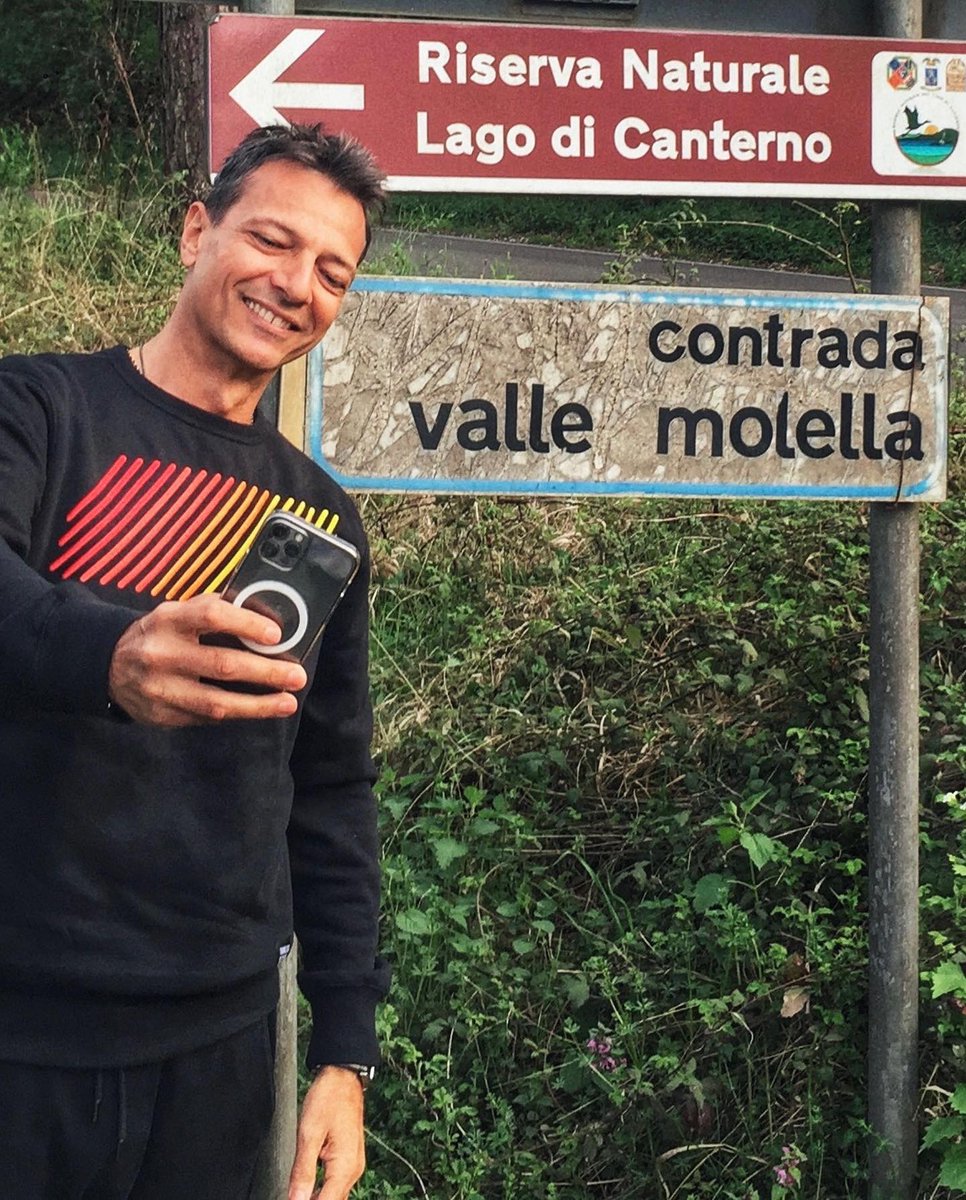 Vi aspetto nella mia contrada 😀
La musica la metto io … 
Voi portate da bere 🤣 chi viene?
#molella #music #drink #contrada #dance #25aprile2022