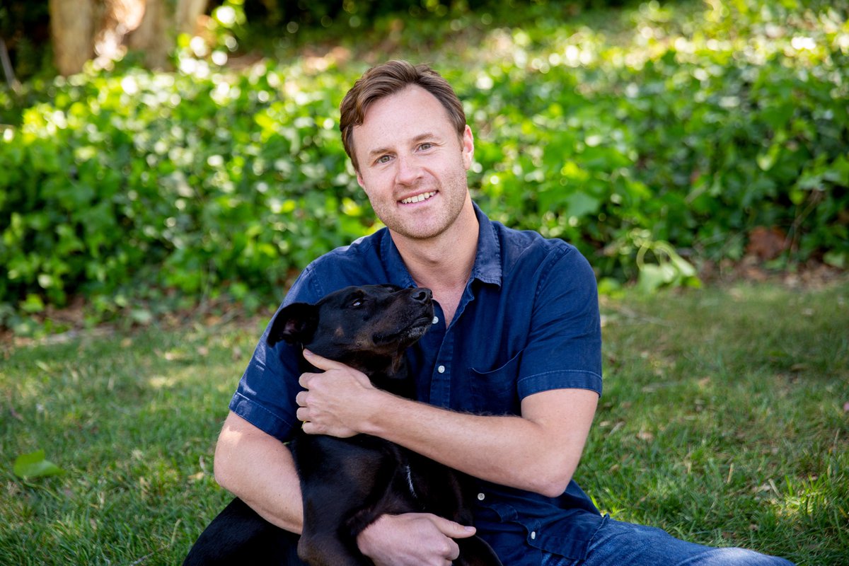 For our #SpotlightoftheWeek, we introduce you to <a href="/DDGWilcox/">Daniel Wilcox</a> (Class of 2023), head of customer experience <a href="/DutchPetHealth/">Dutch</a>, a new veterinary telemedicine startup based in Oakland, California! drdn.mba/3Ojuw5o #WhyDarden #EMBA