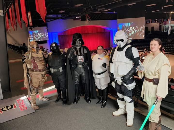 Bloodfin's tweet photo. This Past Saturday(4/23/22) Bloodfin Garrison teamed up with Nothern Darkness Garrison, Taakure Clan and Rebel Legion Mos Espa Base for Star Trek vs Star Wars Concert hosted by Wagon Wheel Center for the Arts.
#starwarsindiana #MosEspaBase #notherndarknessgarrison https://t.co/kNDPIpyzZC