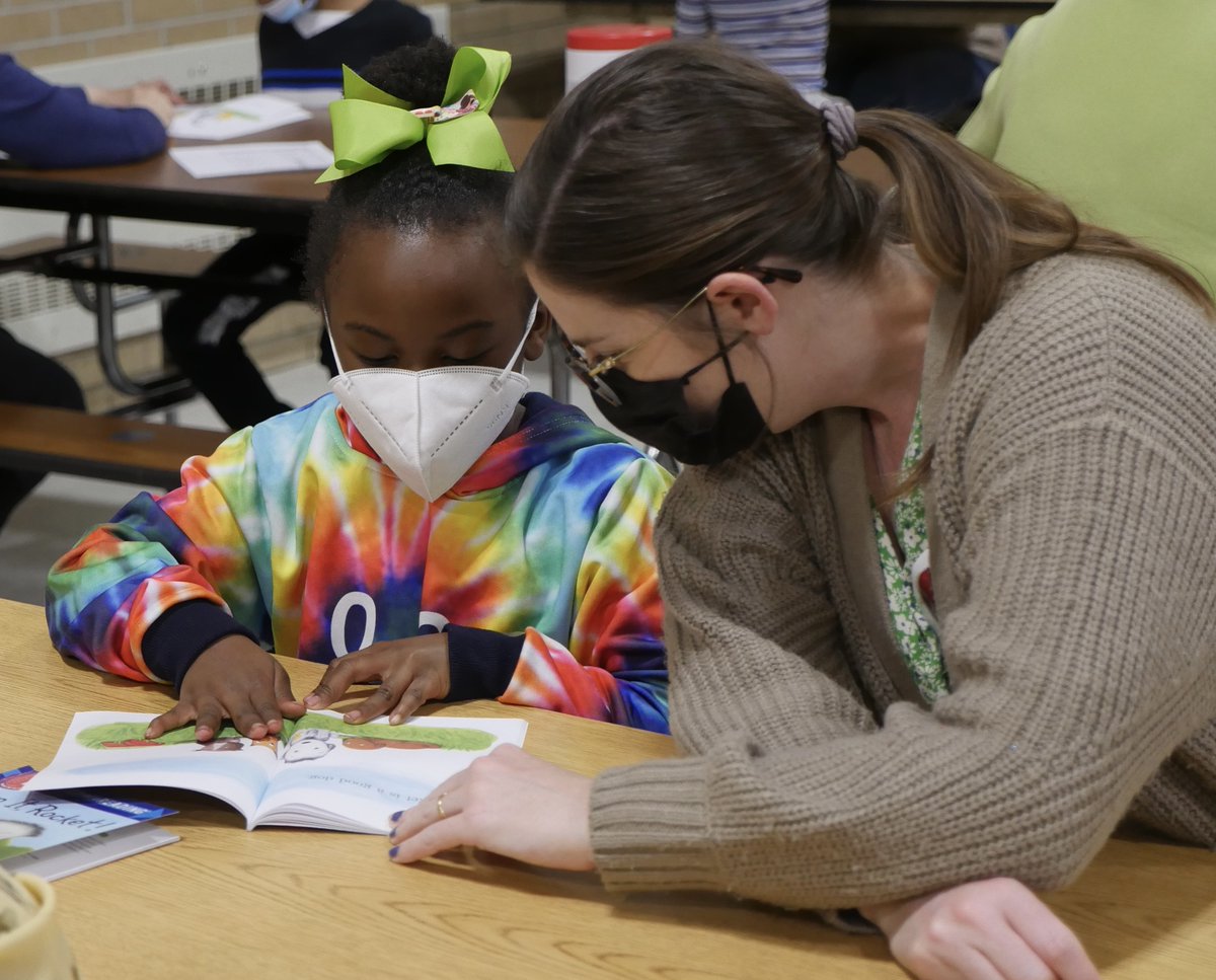 HUGE shoutout to Sarah Ellis-Senseney, CLN program coordinator, who began her new role in December.
Sarah has been doing amazing work with the volunteers, students, and their parents!
BookPALS success this year is due in large part to her tremendous efforts!