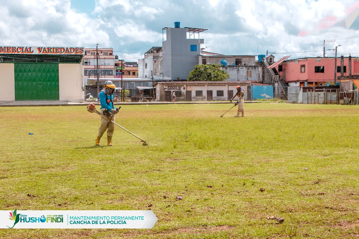 Los eventos deportivos se reactivan y con ello fortalecemos nuestro #trabajo por mantener los escenarios en buenas condiciones; en la cancha de la #Policía realizamos la poda de césped y mantenimiento.