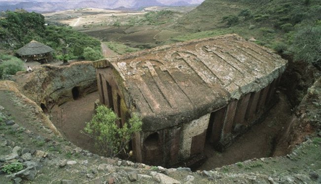 zereyifat's tweet photo. One of the lesser known #medieval #monolithic churches of northern #Ethiopia: Genette Maryam build by Emperor Yikuno Amlak I. (1270-1285). It’s located in northern #Wollo, #Amhara region and represents architectural continuity despite dynastic transition from Zagwe to Solomonids. https://t.co/hGV8VtdnDK