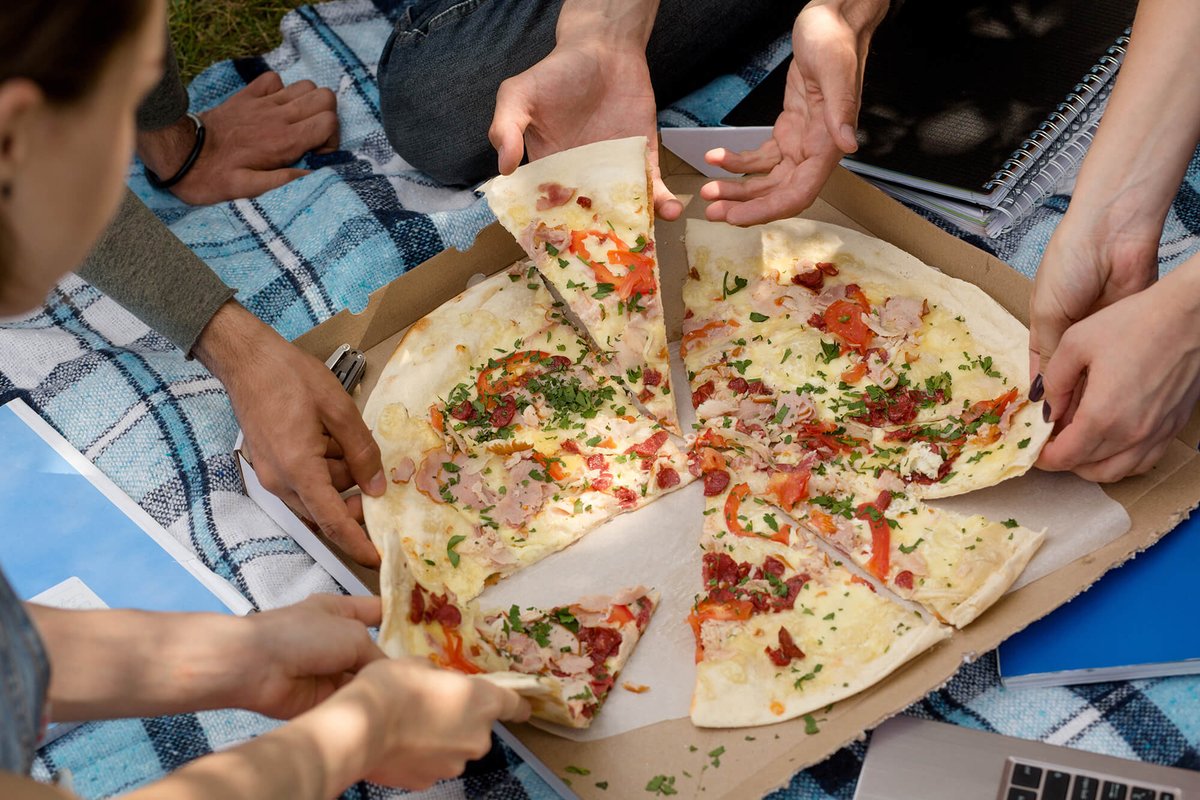 Summer hours for all our locations come into effect on April 28th! Find out what's open on campus this summer at food.ubc.ca/places-to-eat-…