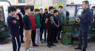 MilliBorcka's tweet photo. İlçemiz Yeniyol Ortaokulu öğrencileri okul tanıtım ve yönlendirme faaliyetleri kapsamında 21.04.2022 günü Murgul Mesleki ve Teknik Anadolu Lisesini ziyaret ettiler ve okulun bölümleri, projeleri, ulusal yarışmalardaki başarıları ve okulun imkânları hakkında bilgi aldılar. https://t.co/NBYSLllyz6