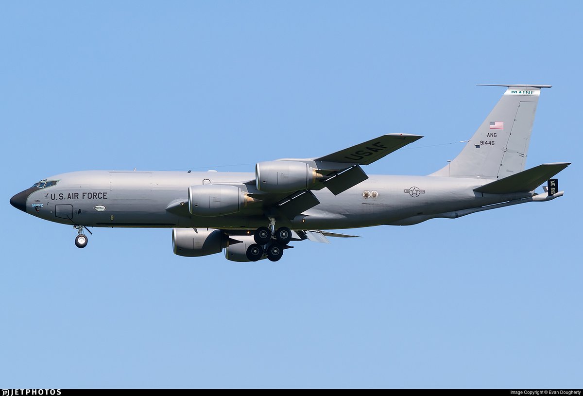#PlaneAlert ICAO: #AE04E2 Tail: #591446 Flt: #RCH870 
Owner: #USAF
Aircraft: #Boeing KC-135R
2022/04/25 12:50:03
#K35R #Air2Air #IAmOld #ToFlyFightAndWin airforce.com 
globe.adsbexchange.com/?icao=AE04E2&s…