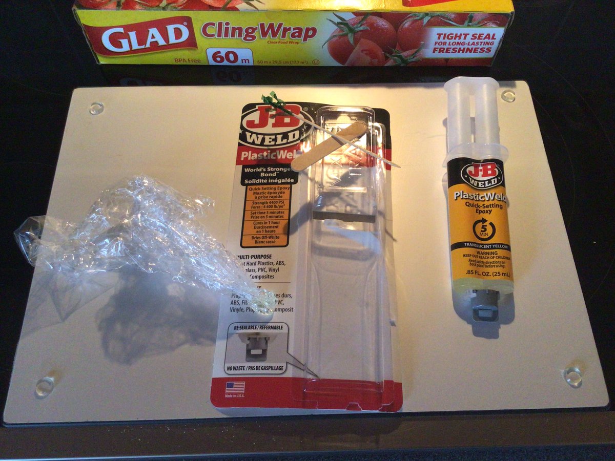 danjeddore's tweet photo. I have a separation that keeps occurring in my floating flooring. Bought this thinking, in my naivety, great just squirt it in seam! lol. So instead I mixed it on a piece of #Glad #ClingWrap squeezed the glue in a ball, pricked an hole, and squeezed it in the seam, den join. ✌️ https://t.co/bjVfbgYFHt