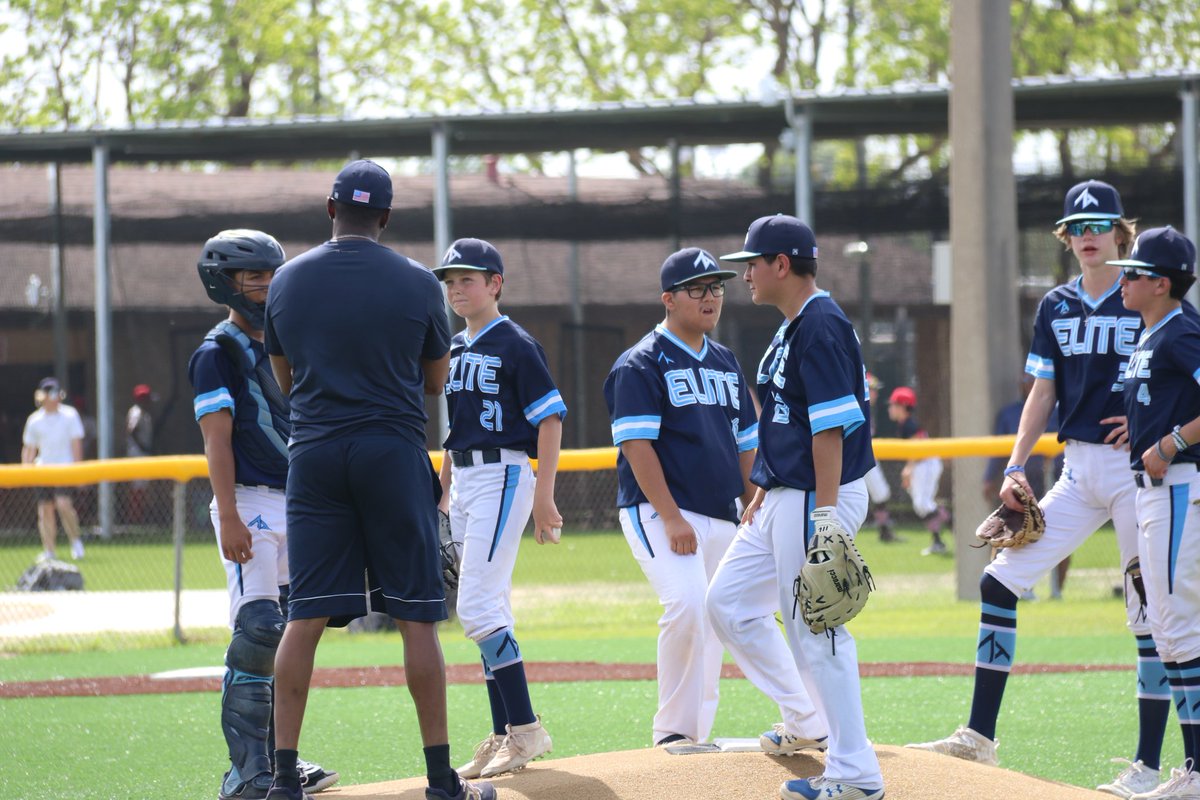 STATBaseball1's tweet photo. ZT 14u Navy had a great weekend going 4-1 winning the Silver bracket with 9 players great job. #ZTbaseball https://t.co/bDIKabz36P