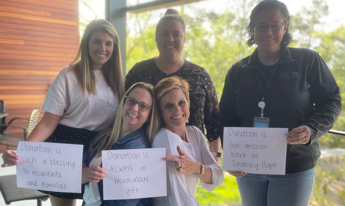 SharingHopeSC's tweet photo. "Donation is...such a blessing to recipients and families,
"Donation is...ALWAYS a miraculous gift,"
"Donation is...our mission here at Sharing Hope," SHSC Clinical Directors and Managers #ShareHope #DonateLife #NDLM #SCBlueGreen @DonateLife @UNOSNews https://t.co/k5pmiRLvyd