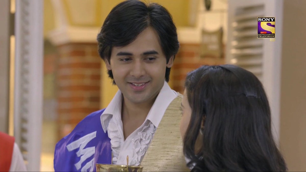SimplyYudkbh's tweet photo. "Humare liye to Ms Fresher tum hi ho na"🥺♥️

#YehUnDinonKiBaatHai #AshDeep
#samaina #AshiSingh #RandeepRai @Ashisinghh @irandeeprai https://t.co/RLQBIpqivm