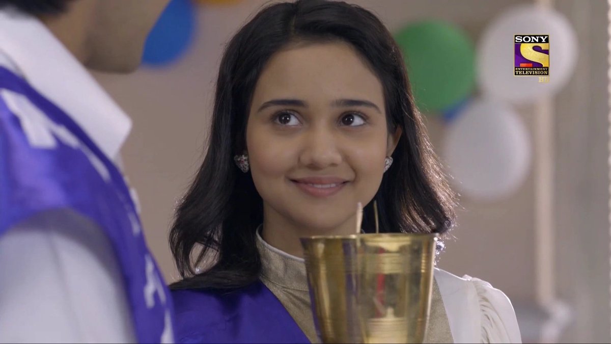 SimplyYudkbh's tweet photo. "Humare liye to Ms Fresher tum hi ho na"🥺♥️

#YehUnDinonKiBaatHai #AshDeep
#samaina #AshiSingh #RandeepRai @Ashisinghh @irandeeprai https://t.co/RLQBIpqivm