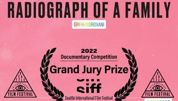 DschointVentsch's tweet photo. Radiograph of a Family won the Grand Jury Price at the Seattle International Film Festival @SIFFnews ! Congrats to the whole team <3
#firouzehkhosrovani #antipode @RadioTeleSuisse @joel_jent @TaskovskiFilms #norwegianfilm #iranianfilm #swissfilms #documentary #idfa #swissdocs https://t.co/rCOxxFeLy9