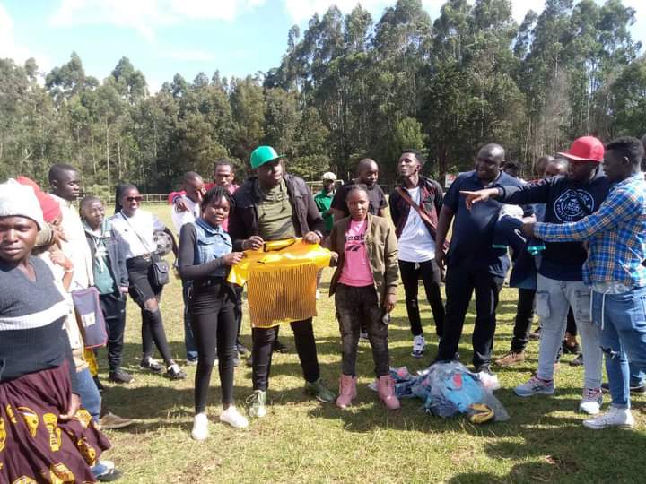 fc_rooftop's tweet photo. As part of our programming where we use football as a tool for social change in the community; we successfully organized a Sexual Reproductive Health Health Rights (SRHR) activity in Limuru.
#MHMMatters
#RooftopInTheCommunity https://t.co/dI7PRELz5q