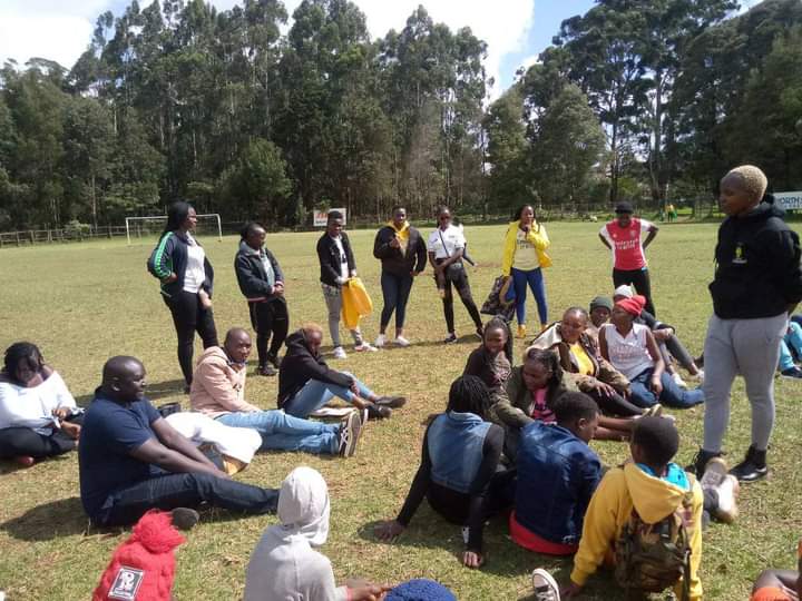 fc_rooftop's tweet photo. Besides conducting a session on Menstrual health hygiene management, we supported Kibenda FC and Limuru Soccer Queens with menstrual products, balls, and a set of playing kits.
#MHMMatters
#RooftopInTheCommunity https://t.co/EToVPcWtUR