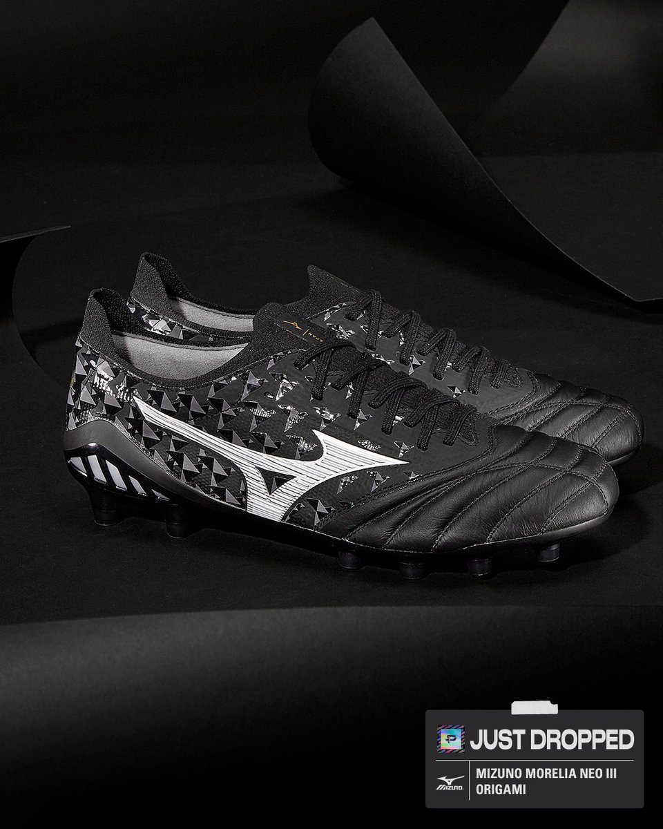 Just Dropped ⚫️ 

The Mizuno Morelia Neo III Made in Japan 'Origami' edition is available now in the Rugby's largest Bootroom at Pro:Direct Rugby 🛒

🛒➡️ bit.ly/3vJlKFc

#ProDirect #MizunoRugby