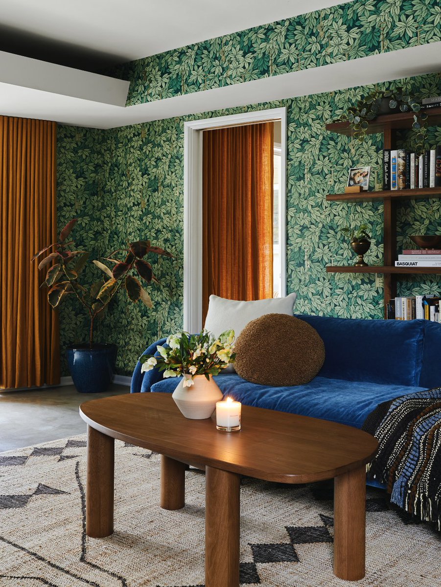 HOME TOUR. Step inside this dreamy 70s pad that designer Sara Zachary completely transformed while making its original features shine! Tap the link in bio to see the full home. The living room is SO good. bit.ly/3EH0d3X