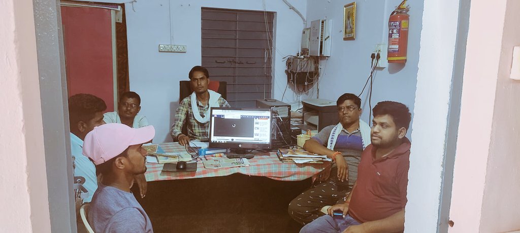 csc_dadiya's tweet photo. Attended #GramSabha and watched programme with my villagers at my GP. Csc vle shubham dubey.
#PanchayatiRajDiwas #CSC @dintya15 @girirajsinghbjp @mopr_goi @kamleshbanjaria @CSCegov_
@CSCMadhyPradesh https://t.co/jgd1SFrEJY
