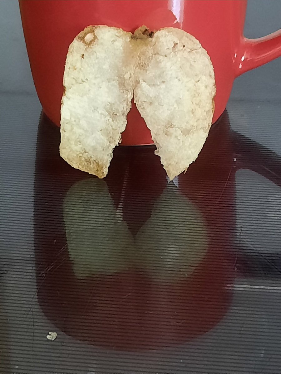 mangococonet's tweet photo. Even the crisp packet is reminding me that today is exactly 6 weeks our beautiful little sister got her wings and flew up with the angels 😭😭😭😭
@HHHotWheels 
Thanks @walkers_crisps https://t.co/2rEa3a0kXY