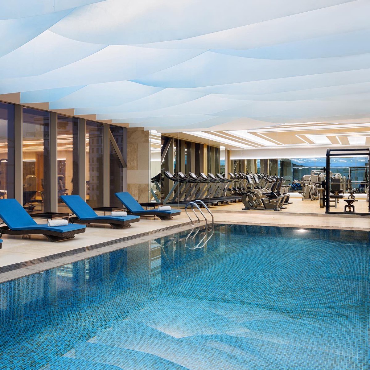 HyattRegencyRiy's tweet photo. احتفل بعيد الفطر المبارك مع أحبائك في راحة ورفاهية حياة ريجنسي الرياض العليا. استمتع بإطلالات جميلة على المدينة ، وبوفيه إفطار عالمي ، ومسبح (للرجال والأطفال) ، ومزايا الاسترخاء في الجاكوزي في المركز الصحي والرياضي (للرجال والنساء).
احجز إقامتك اليوم ، اتصل على 0112881234 https://t.co/yrrhlHDYDM