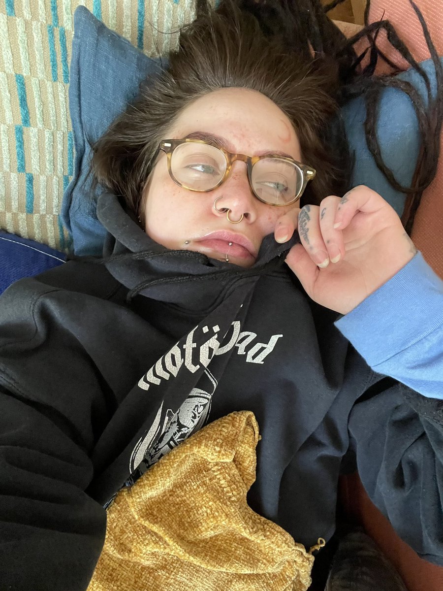 Lost my ‘good’ glasses somewhere at home.
Again.
Definitely hanging. 
27 in 9 days lol
Dn what I thought was going to happen…
