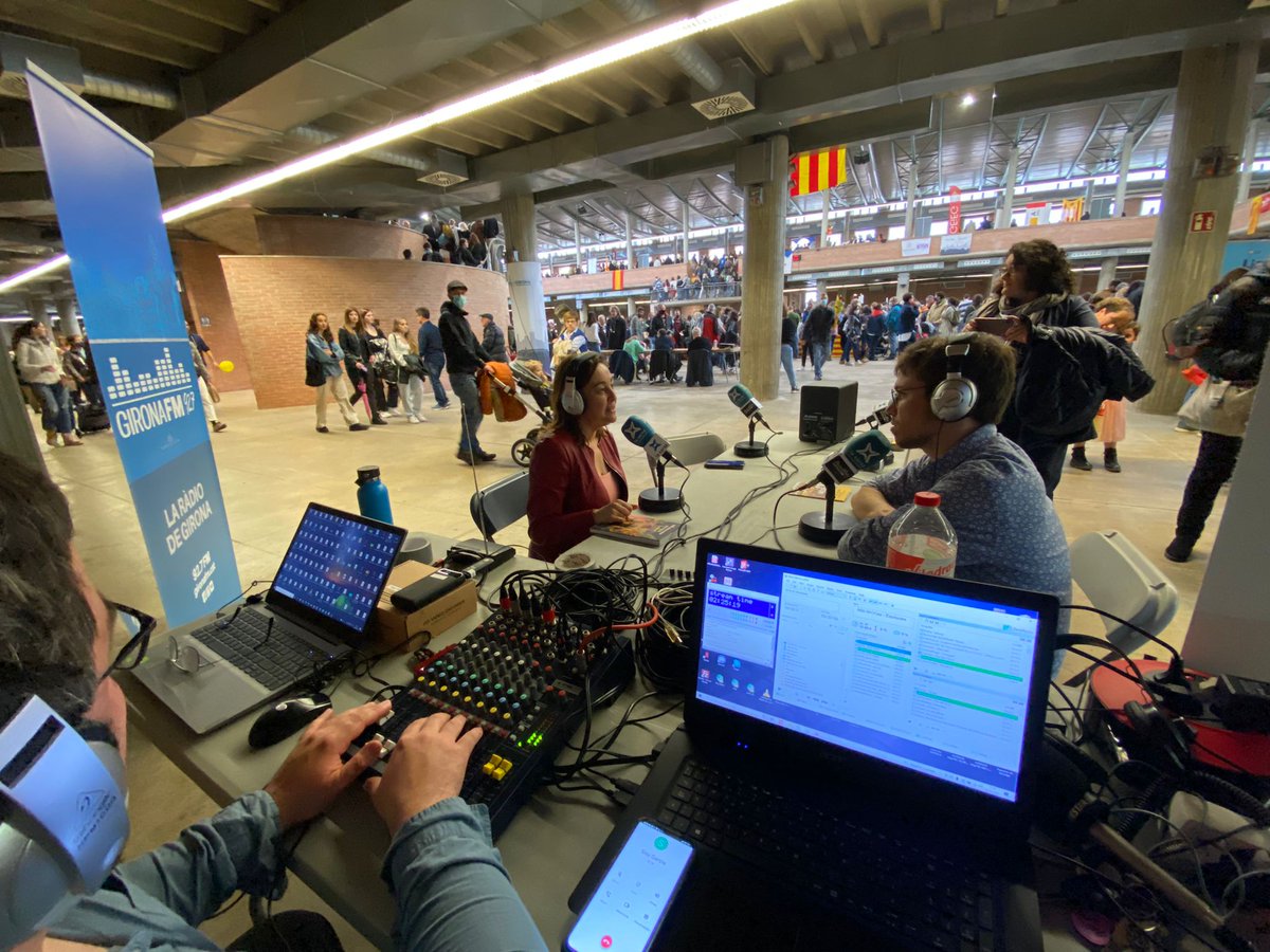 gironafmcat's tweet photo. 🌹 Programa especial #SantJordi2022 📖

👏 Moltes gràcies a totes les col·laboradores, a les llibreries i floristeries, a les entitats, i a tothom que es va acostar a l'estand de @gironafmcat a @firadegirona
  
📻 Recupera el programa aquí:
https://t.co/iKH02seYcN https://t.co/qoBQTt9c5C