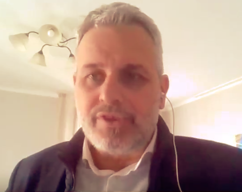 1giornodapecora's tweet photo. Lo avevamo lasciato #venerdì in una situazione, come dire, un po’ precaria, ritroviamo in diretta da #Odessa è con noi a @Radio1Rai #ugdo @UgoPoletti! https://t.co/eOOvquuaMS