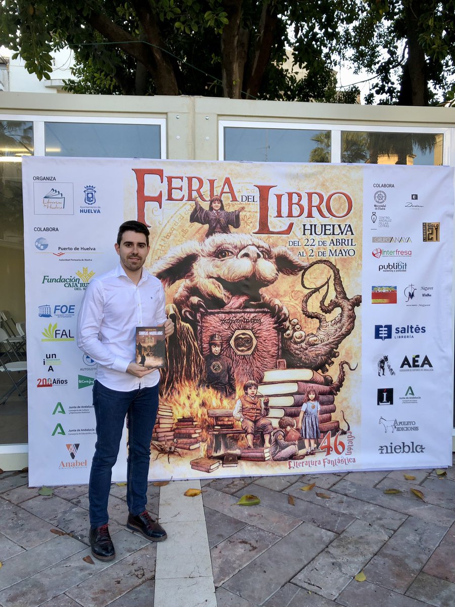 Arrancamos la ruta de presentaciones de #SonrisasMaquilladas en <a href="/FLHuelva/">Feria Libro Huelva</a> de la mano de <a href="/editorialpabilo/">Pábilo Editorial</a>. Hemos disfrutado de una gran jornada y de su maravillosa gente 📚🖋

#feria #libro #huelva #sonrisasmaquilladas #novela #literatura #leer #escribir #escritor #autor